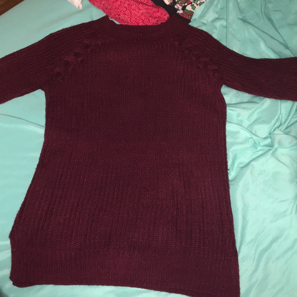 maroon sweater